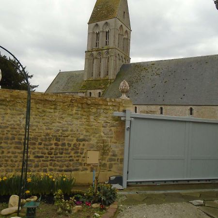La Colombe Formigny Exterior photo