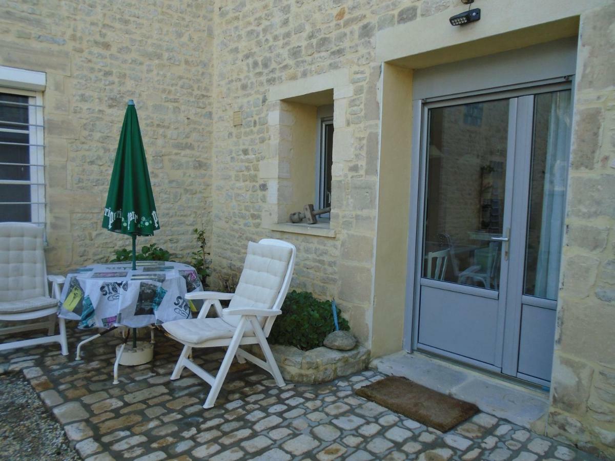 La Colombe Formigny Exterior photo